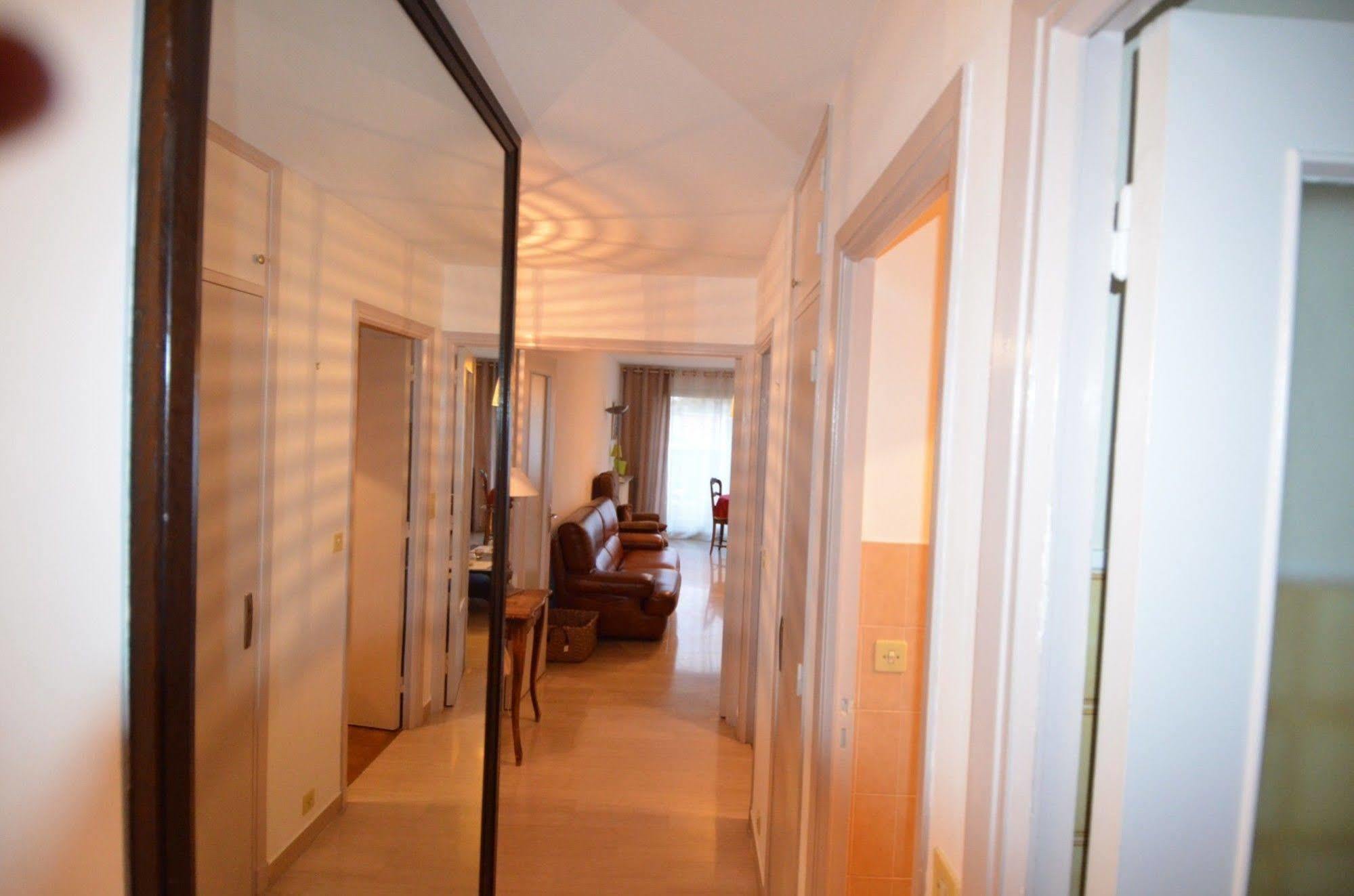 Appartement 6 Personnes Avec Terrasse Le Port Nice Exterior foto
